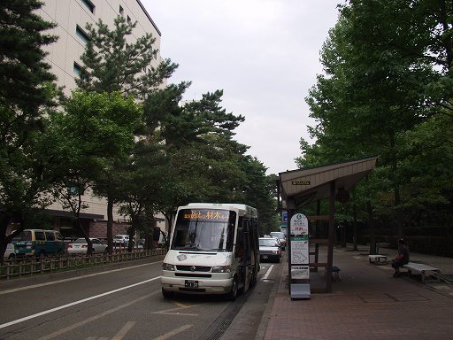 �k�ӂ���ƍޖ؁l���іV�E��Βʂ�̎ʐ^(3)�i/gazo512/bus-040904/fzaim-kohrinbo-9041196c.jpg�j