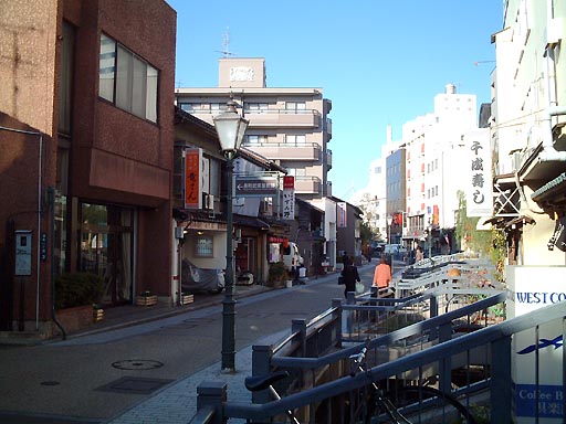 �ƌ��p���̎ʐ^(4)�i/gazo512/gazo011124/kuratsuki-yosui067.jpg�j