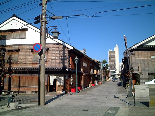 �ɂ������X�̎ʐ^(3)�i/gazo512/gazo011124/nishi-chaya002.jpg�j