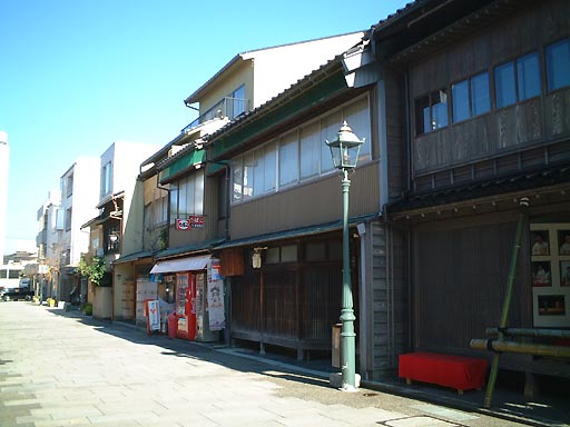 �ɂ������X�̎ʐ^(5)�i/gazo512/gazo011124/nishi-chaya013.jpg�j