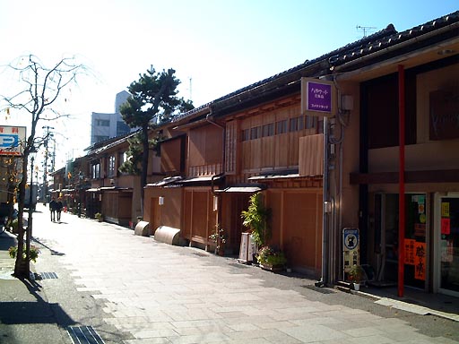 �ɂ������X�̎ʐ^(1)�i/gazo512/gazo011124/nishi-chaya024.jpg�j