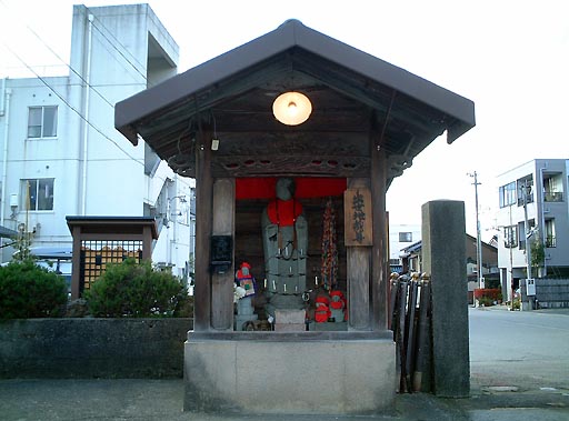 �V���@�̎ʐ^(5)�i/gazo512/gazo011208/tentokuin011.jpg�j