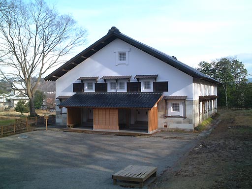 �ߊۑq�ɂ̎ʐ^(2)�i/gazo512/gazo011223/jo-tsurumaru061.jpg�j