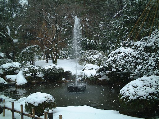 �̎ʐ^(1)�i/gazo512/gazo020106/ken-funsui-snow073.jpg�j