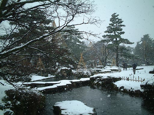 ��s���̎ʐ^(1)�i/gazo512/gazo020106/ken-gankobashi-snow064.jpg�j