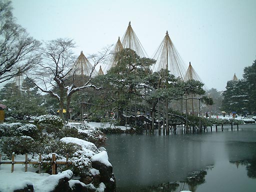 ���菼�̎ʐ^(1)�i/gazo512/gazo020106/ken-karasakimatsu-snow057.jpg�j