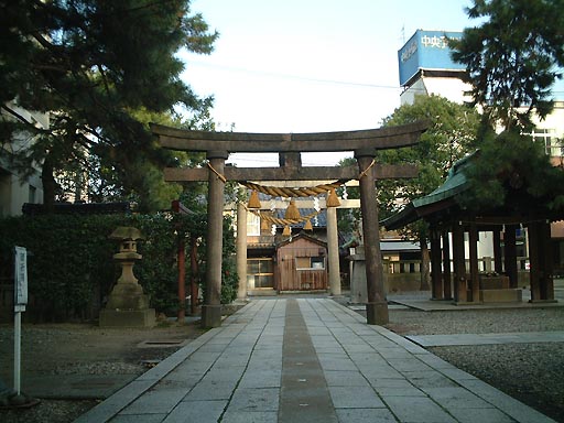 ���]�����{�̎ʐ^(4)�i/gazo512/gazo020316/yasue-hachiman232.jpg�j