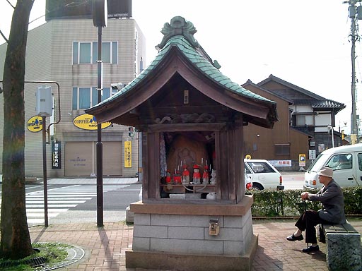 ���n�n���̎ʐ^(1)�i/gazo512/gazo020317/geba-jizo081.jpg�j