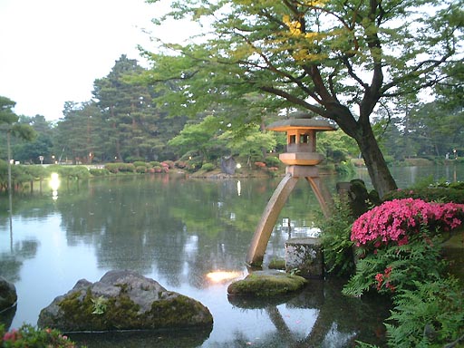 �J�f���U�̎ʐ^(4)�i/gazo512/gazo020607/ken-kotoji121.jpg�j