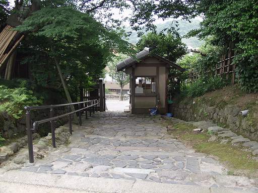 �����������̎ʐ^(5)�i/gazo512/gazo040703/ken-gate-kamisaka7030442.jpg�j