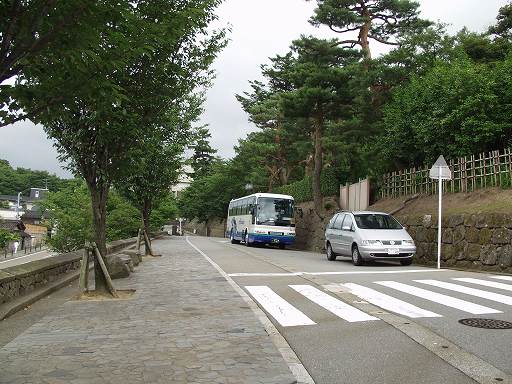 �����������̎ʐ^(3)�i/gazo512/gazo040703/ken-gate-kamisaka7030447.jpg�j