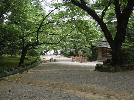 �^�|�◿�����̎ʐ^(2)�i/gazo512/gazo040703/ken-gate-mayumizaka7030405.jpg�j