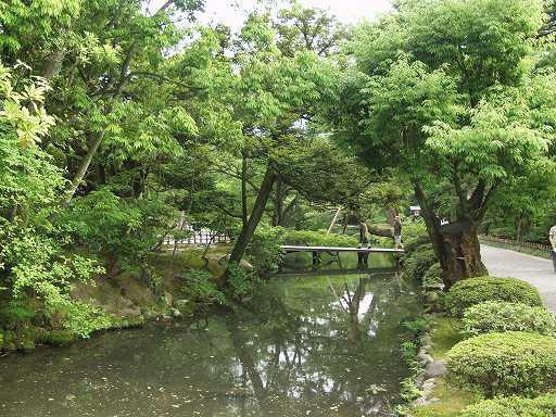 �������̎ʐ^(1)�i/gazo512/gazo040703/ken-shiomibashi7030493.jpg�j