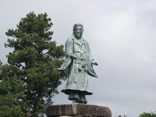���{�������E�����L�O�̕W�E�ΐ쌧�펀�s����̎ʐ^(1)�i/gazo512/gazo040703/ken-yamatozo7030387.jpg�j