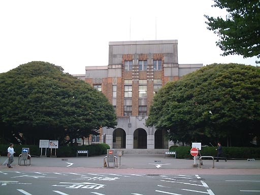 /guide/gazo512/gazo20020607/shiinoki095.jpg 堂形のシイの木 の写真(83) 2002年06月07日