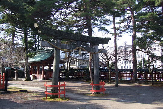 ����_�Ђ̎ʐ^(2)�i/guide/gazo540/g080211/ozaki-jinjaDSCF7126.JPG�j