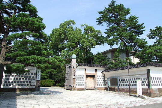 ���F�t�̎ʐ^(1)�i/guide/gazo540/g090818/seisonkakuDSCF9077.JPG�j