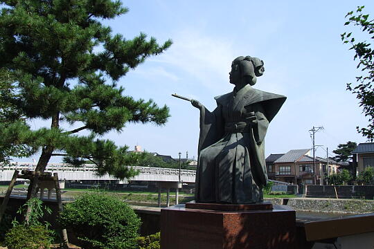 ��̔������E��̔�����̎ʐ^(1)�i/guide/gazo540/g090818/takinoshiroito-zoDSCF7942.JPG�j